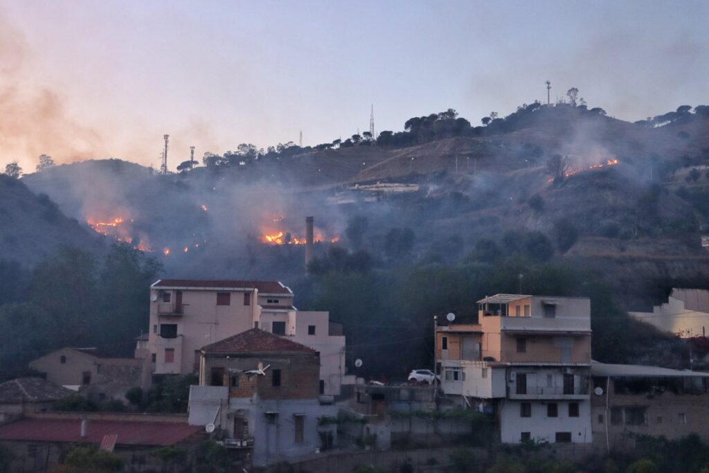 incendio collina di pentimele