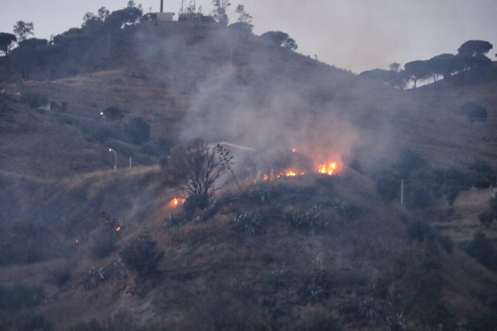 incendio collina di pentimele