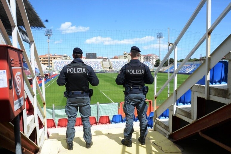 polizia stadio