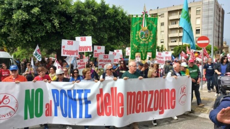 protesta no ponte villa san giovanni