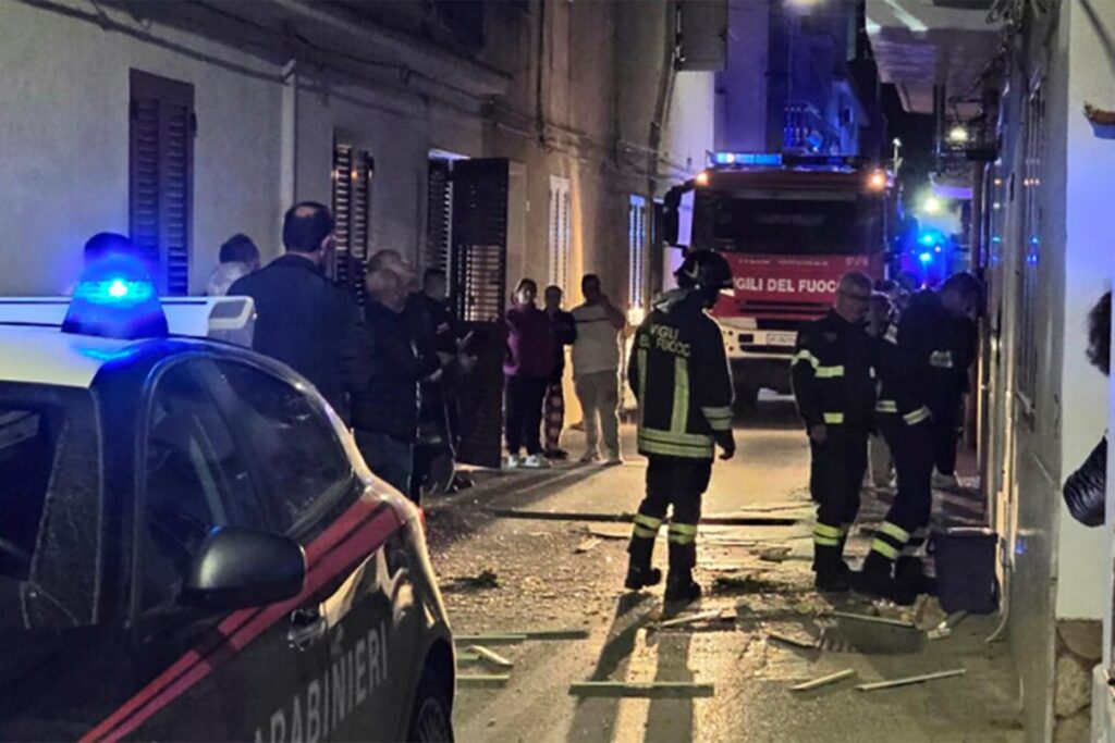 vigili del fuoco carabinieri notte