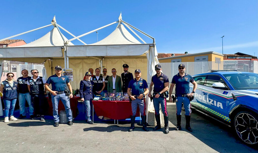 Etna comics Polizia