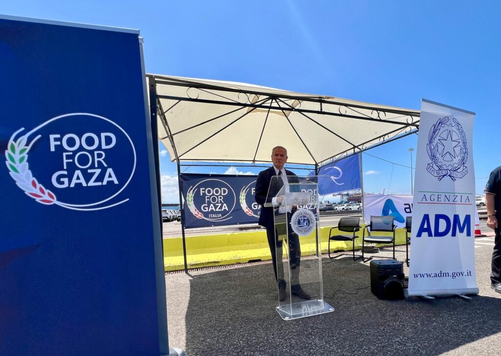 Food for Gaza scanner mobile porto gioia tauro