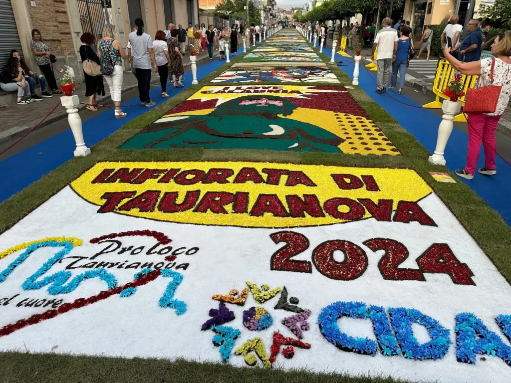 rosaria succurro infiorata taurianova