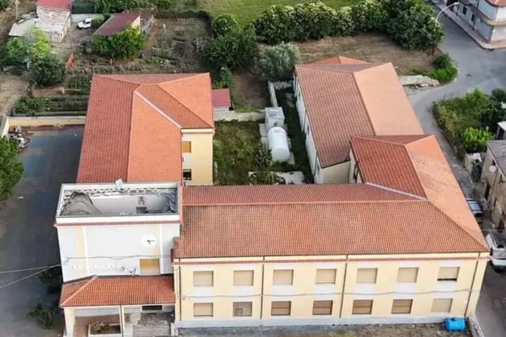 scuola elementare di via Nicola Lombardi a Mileto