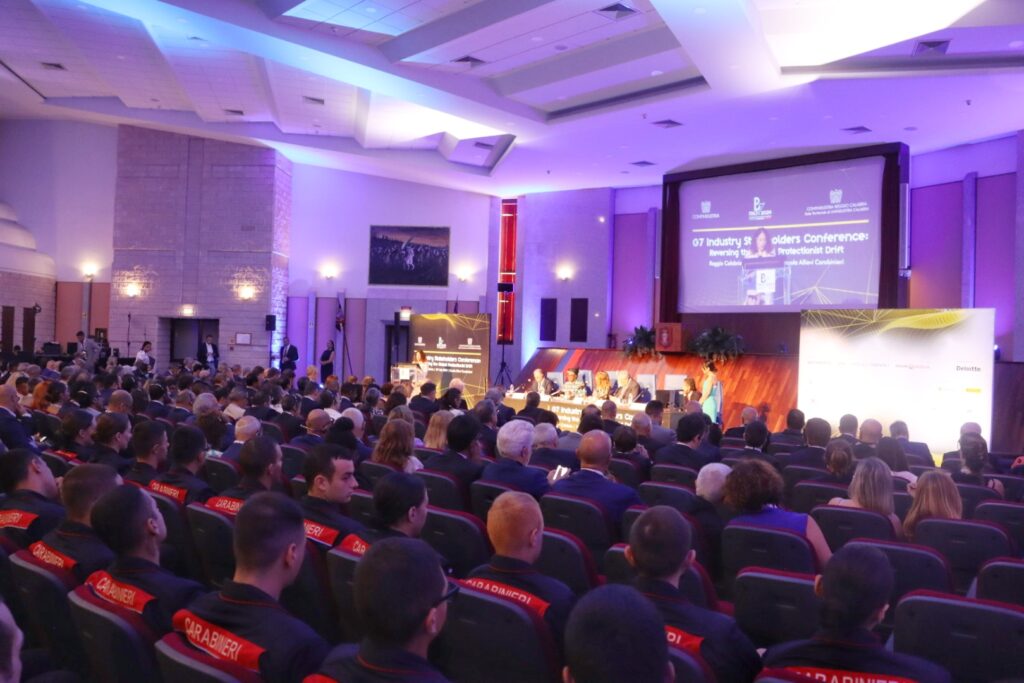Conferenza Vertice b7 Scuola Allievi Carabinieri per g7 commercio reggio calabria