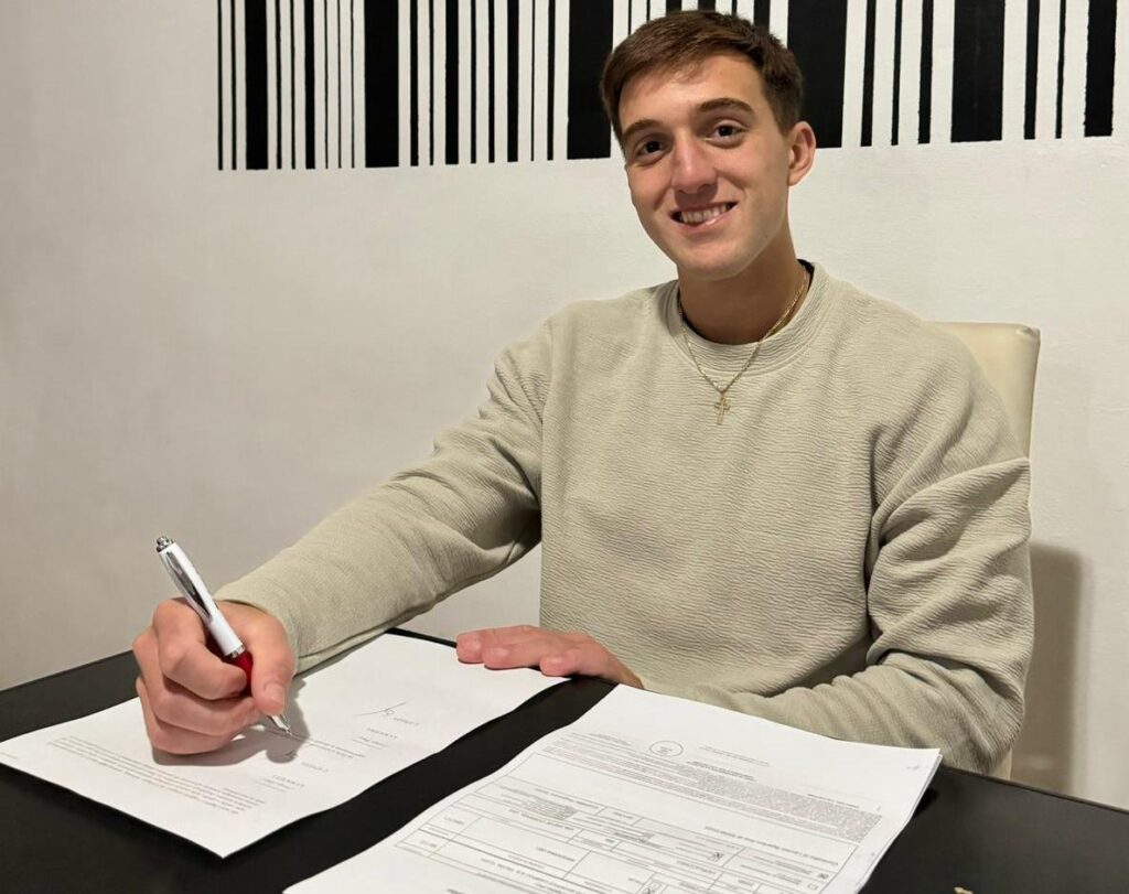 Enzo Zago firma Bocale Calcio