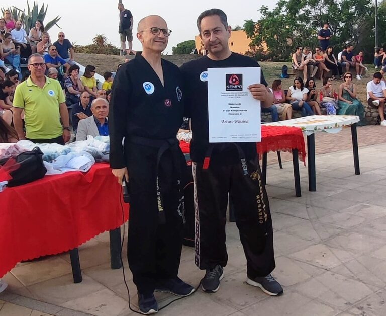 Premiazione maestro Messina di Kickboxing (2)