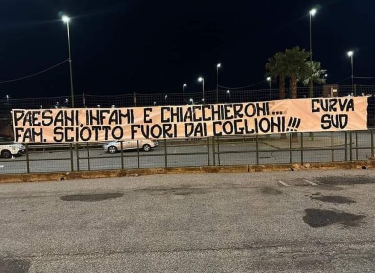 Striscione tifosi Messina contro Sciotto