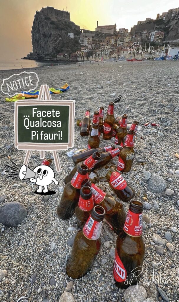 bottiglie di birra abbandonate nella spiaggia di Scilla
