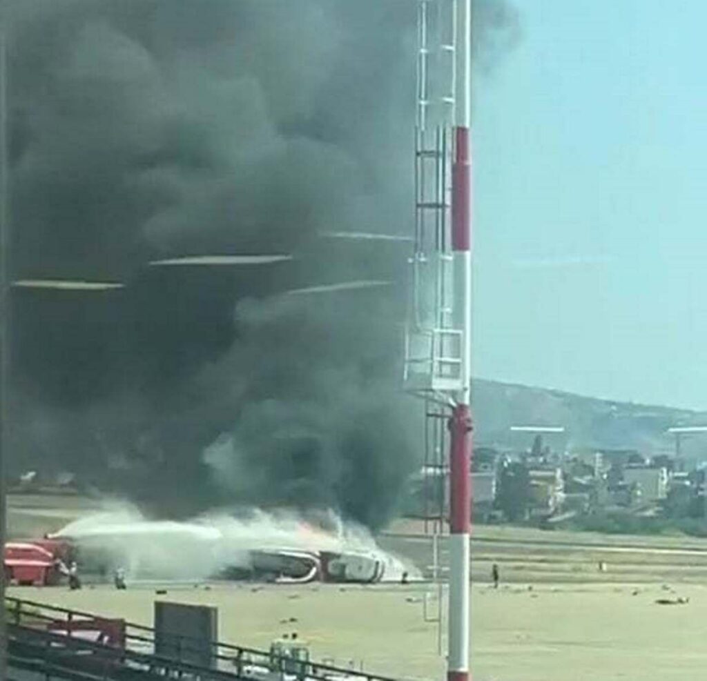 incendio-elicottero-pista-aeroporto-reggio-calabria-_1_