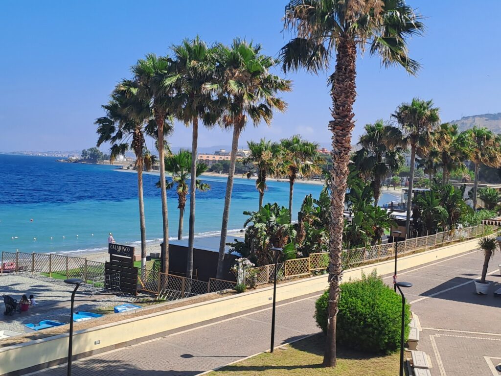 lungomare reggio calabria fogna a mare