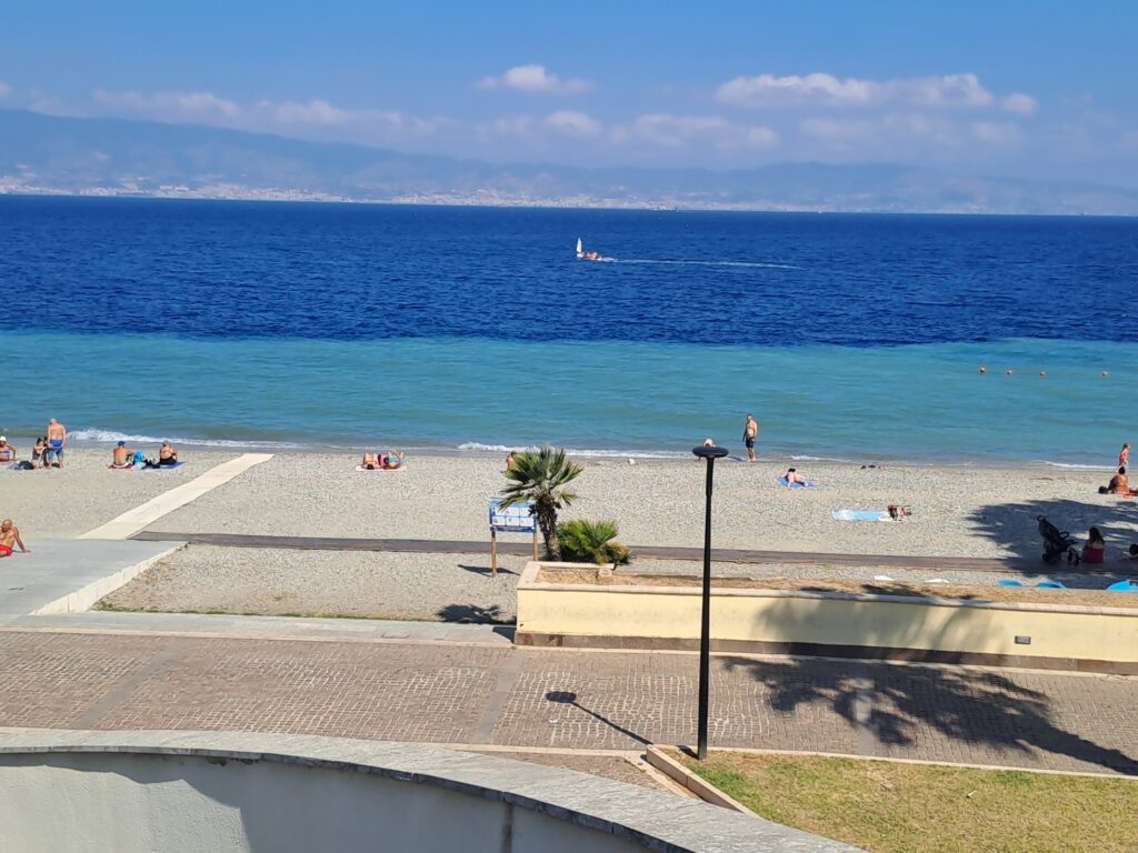 lungomare reggio calabria fogna a mare