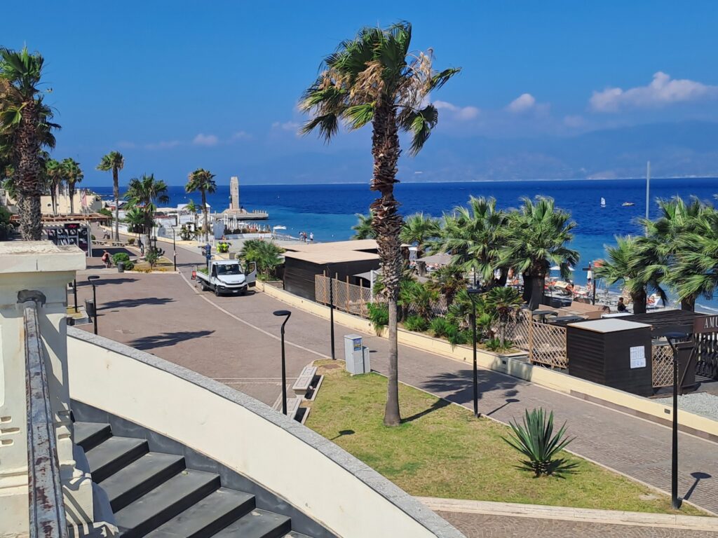 lungomare reggio calabria fogna a mare