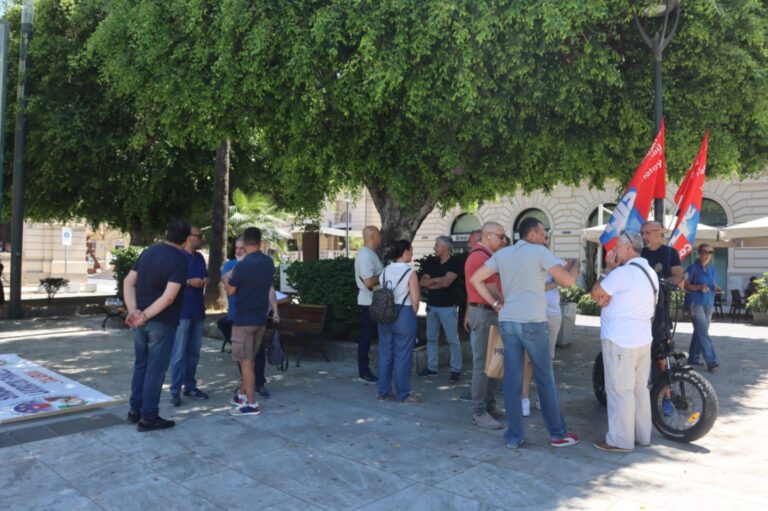 sindacati polizia in piazza