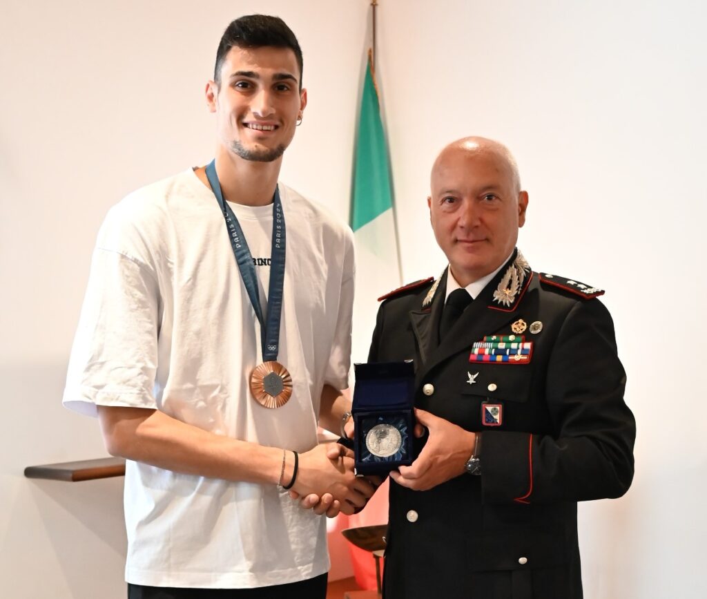 IL GENERALE DI DIVISIONE PIETRO SALSANO INCONTRA SIMONE ALESSIO MEDAGLIA DI BRONZO ALLE OLIMPIADI DI PARIGI 2024