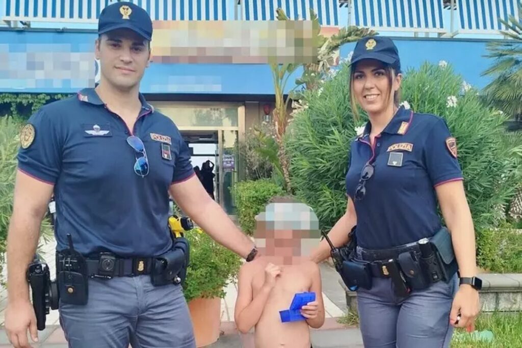 bimba salvata dalla polizia (1)