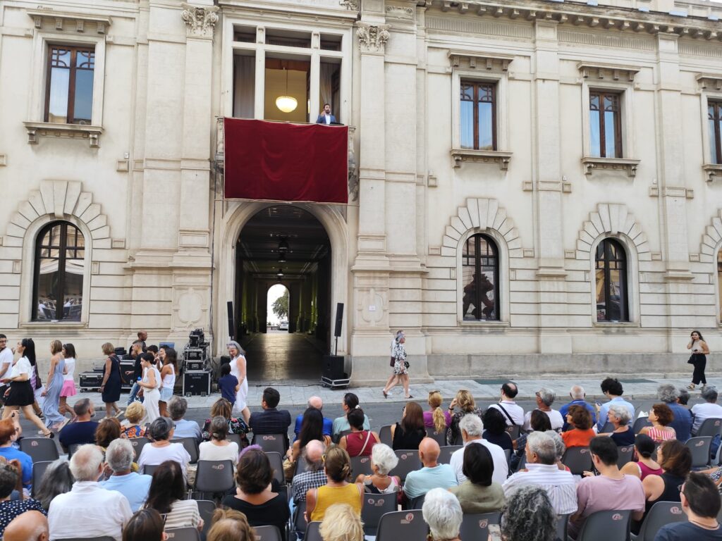 cilea dal balcone