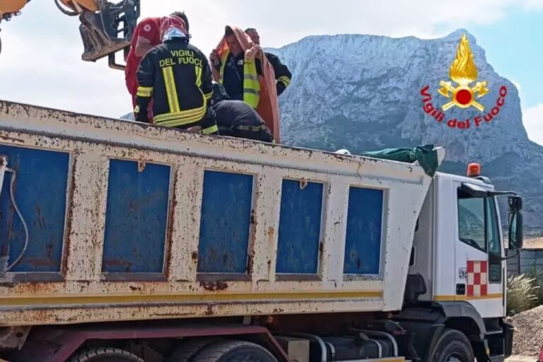 vigili del fuoco incidente palermo