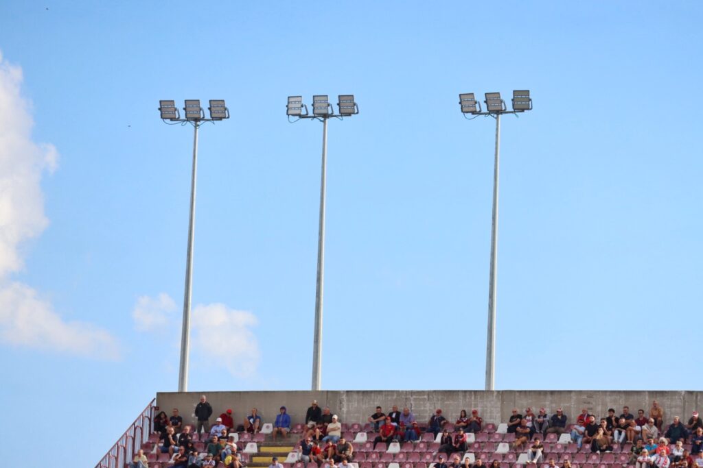 Fari dietro Curva Sud Granillo