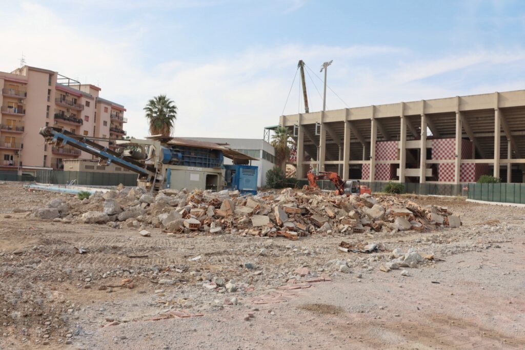 Lavori stadio Granillo