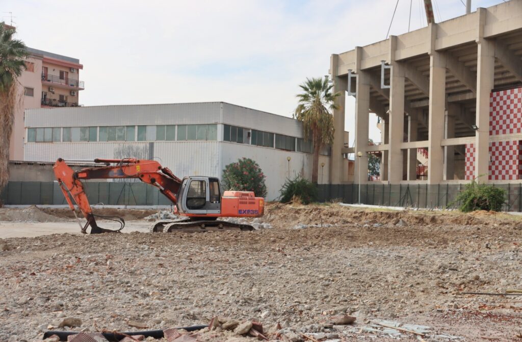 Lavori stadio Granillo