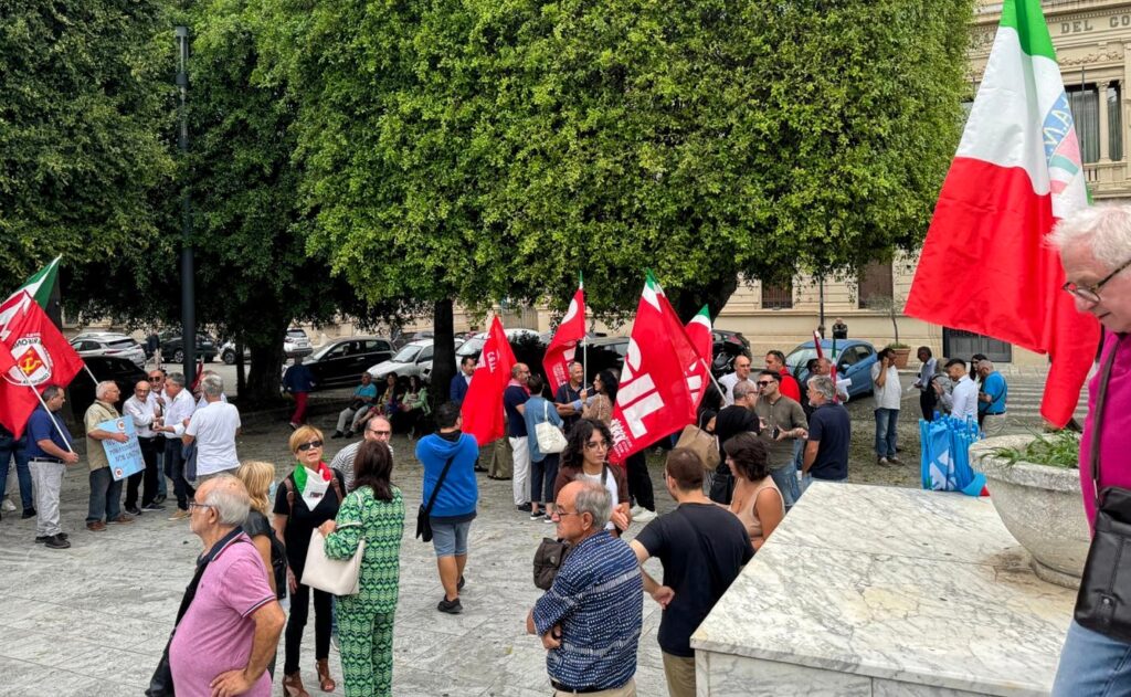 Manifestazione sindacati Reggio Calabria