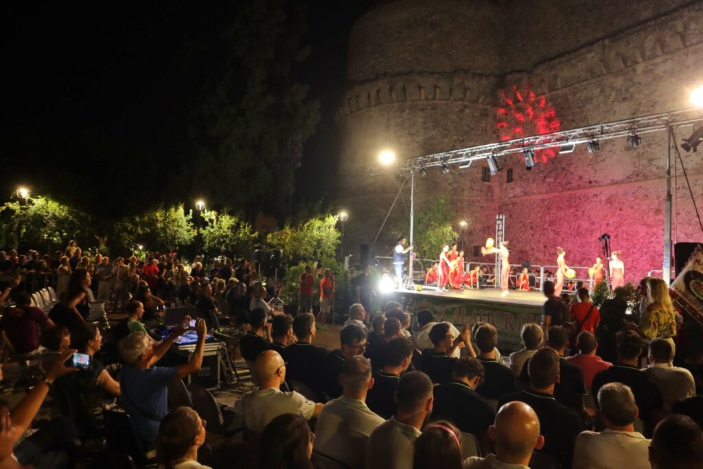 Presentazione Reggina tifosi evento Piazza Castello