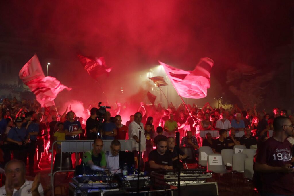 Presentazione Reggina tifosi evento Piazza Castello