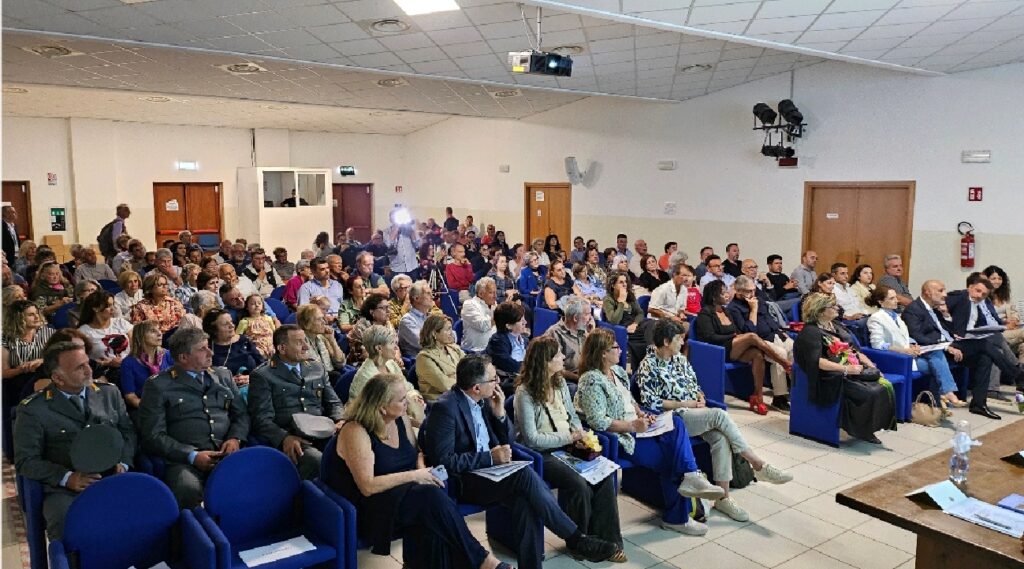 Presentazione guida turistica a Malfa