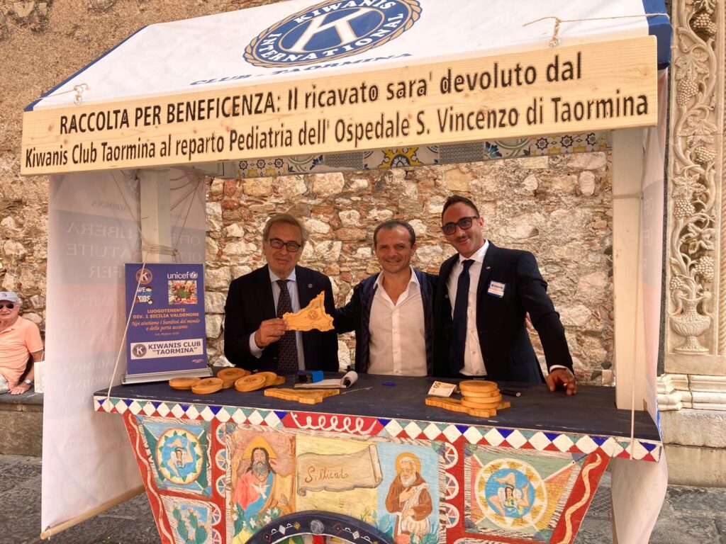 Raccolta fondi Kiwanis Taormina con De Luca