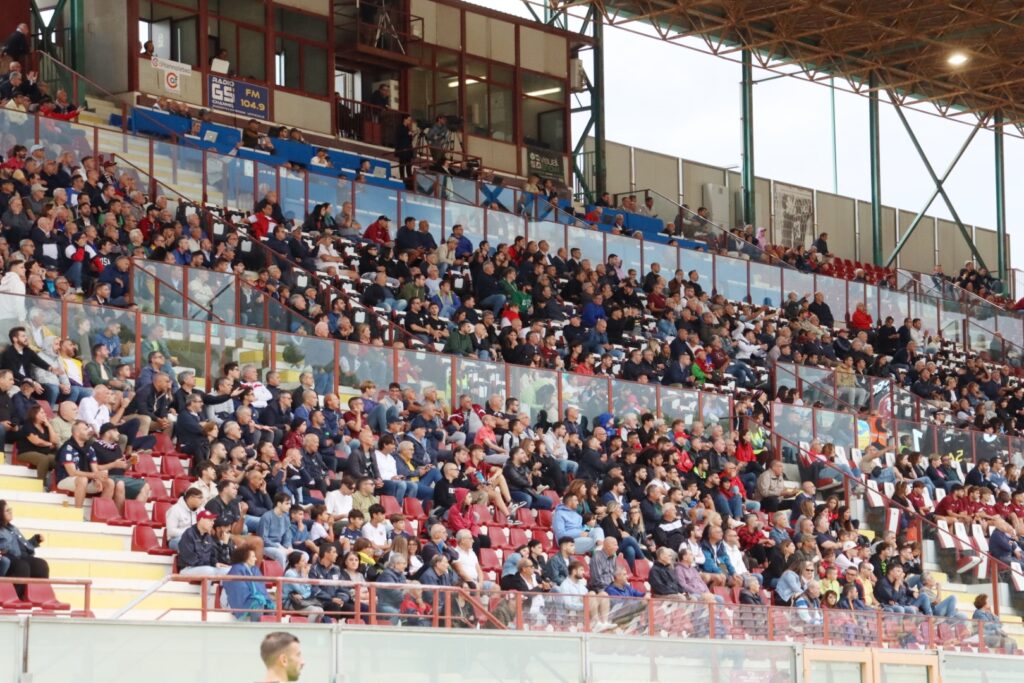 Reggina-Scafatese tifosi Tribuna