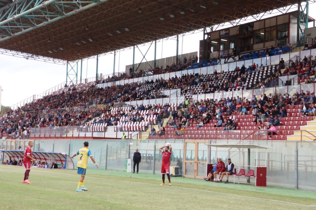 Reggina-Scafatese tifosi Tribuna