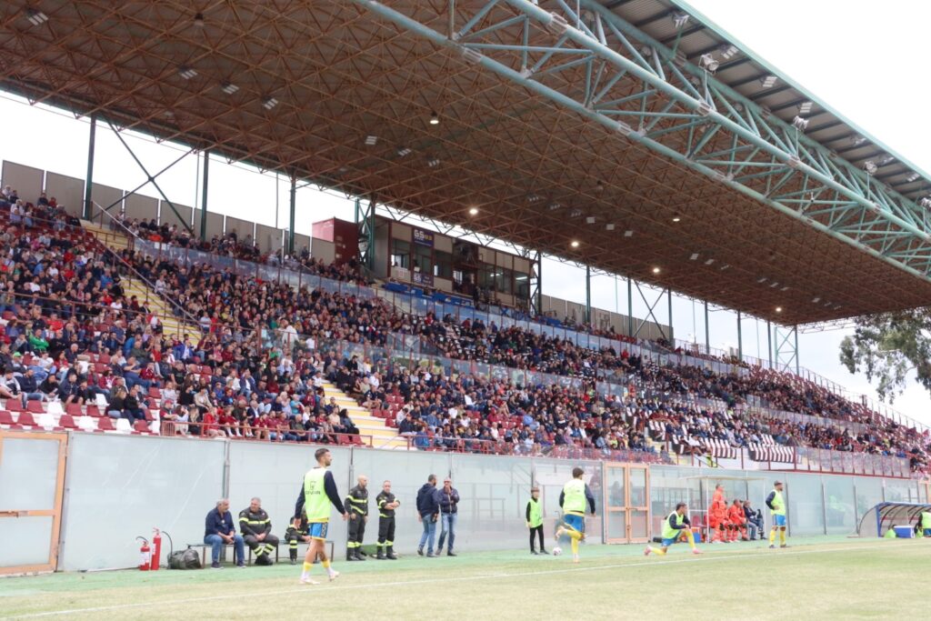 Reggina-Scafatese tifosi Tribuna