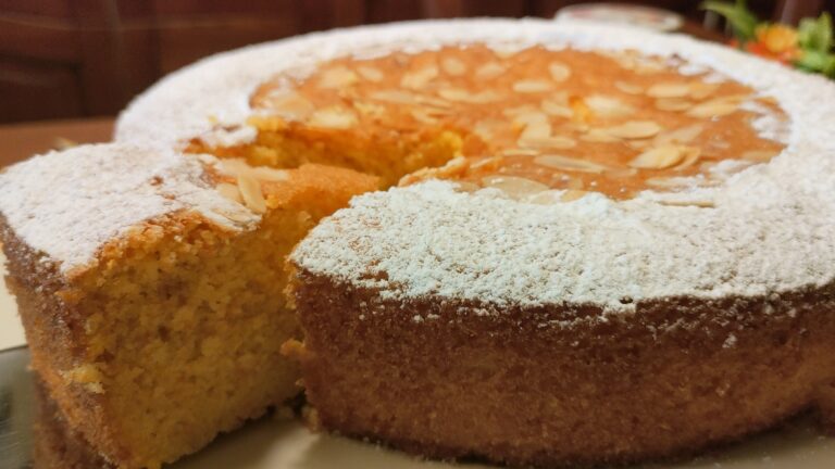 Torta di carote e mandorle  senza glutine