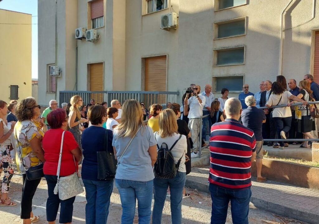 Visita vescovo casa salute scilla