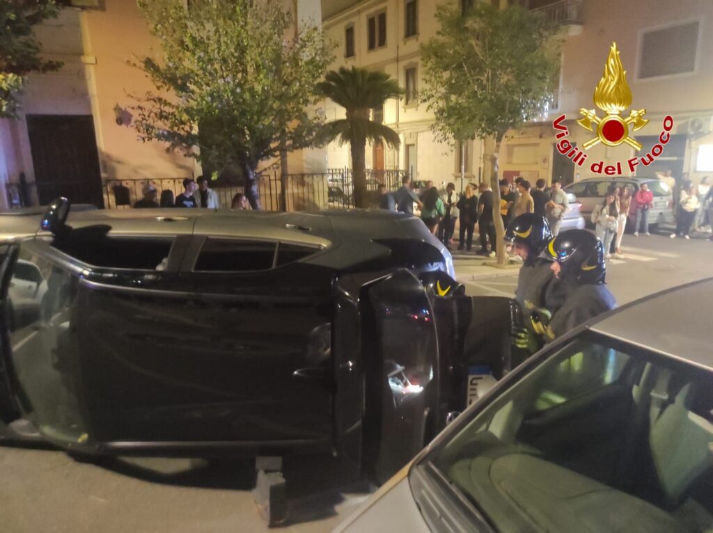 auto ribaltata incidente crotone