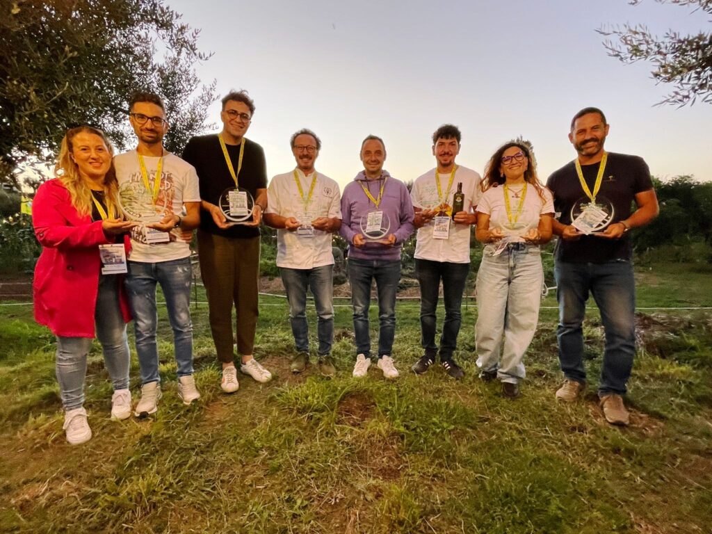 da sx Frascati, Tavella, Gullo, Folino, Grisolia, Muraca, Vincenzo e Rita Pisano