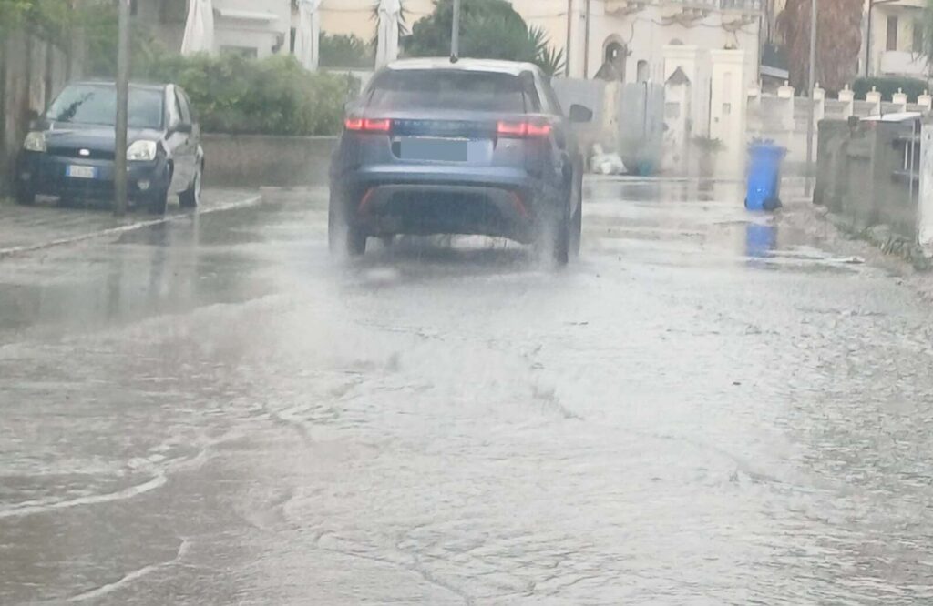 gallico marina allagata dopo la pioggia