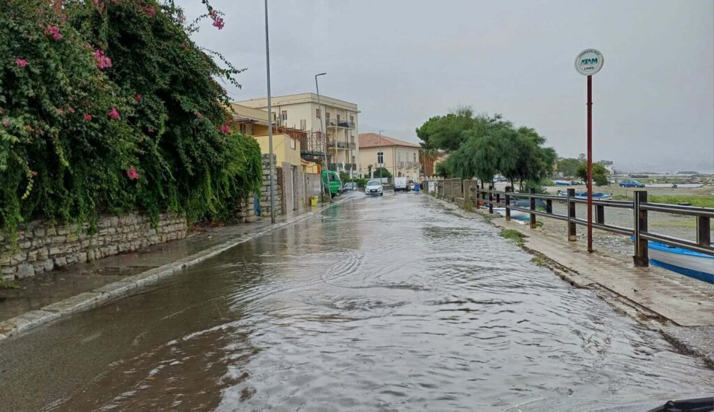 gallico marina allagata dopo la pioggia