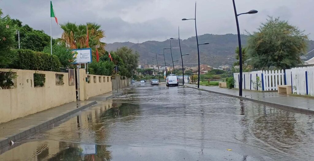 gallico marina allagata dopo la pioggia