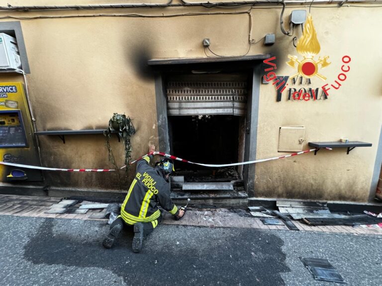 incendio bar catanzaro