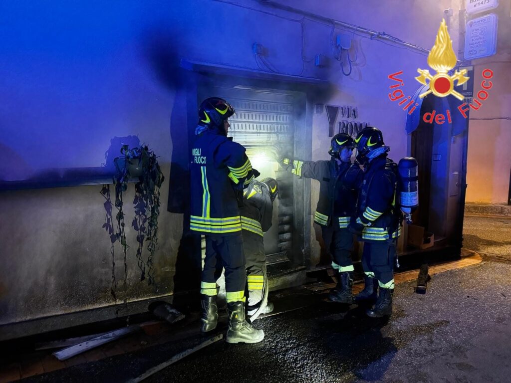 incendio bar catanzaro