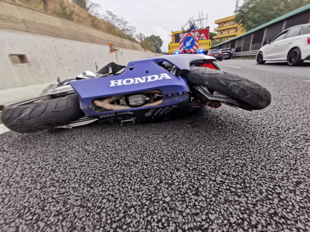 incidente raccordo autostradale