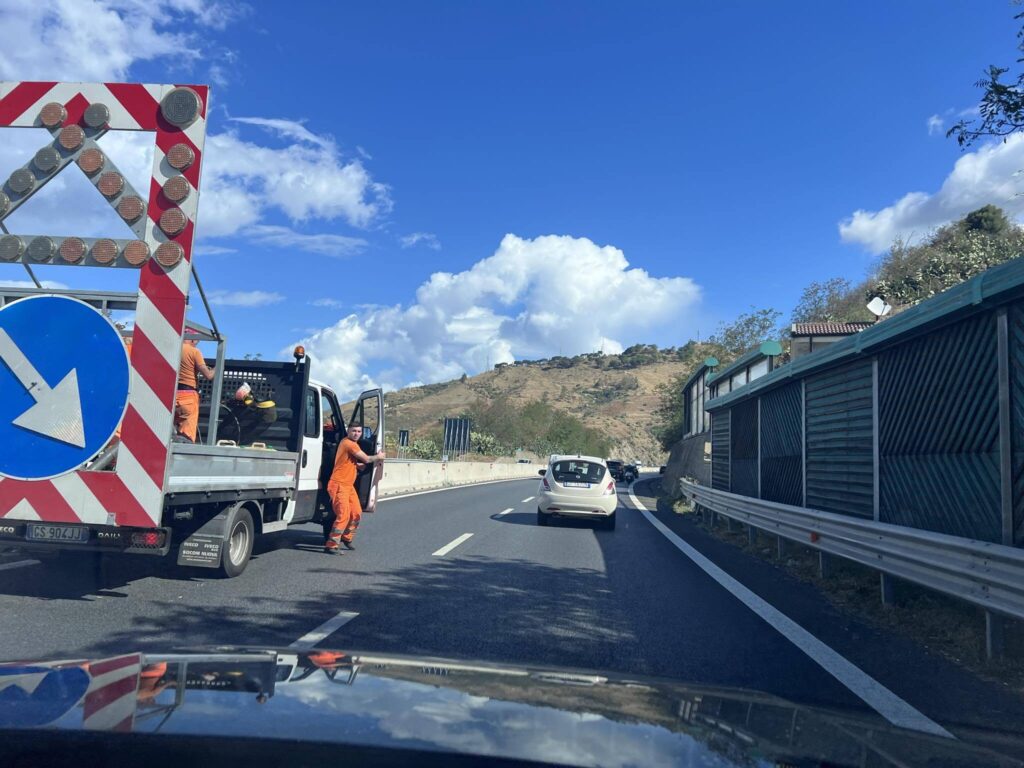 lavori in tangenziale traffico