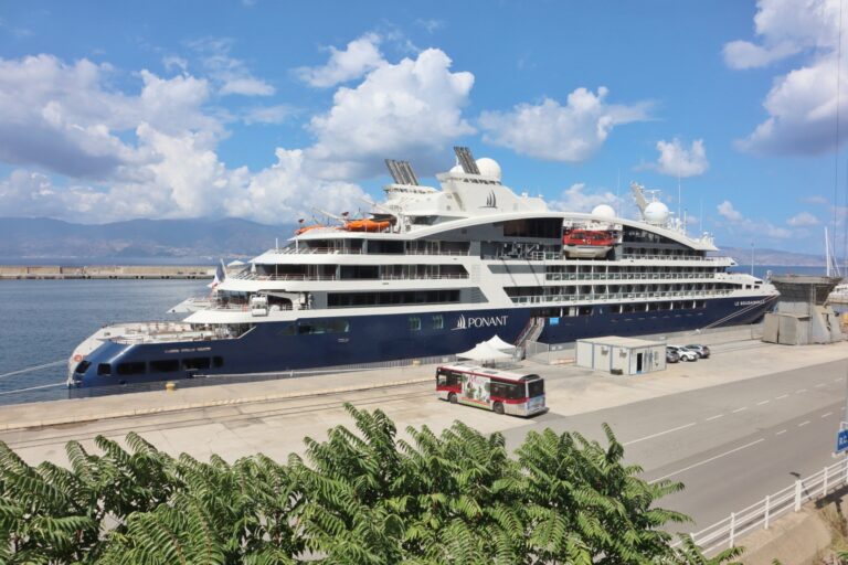 nave da crociera Le Bougainville