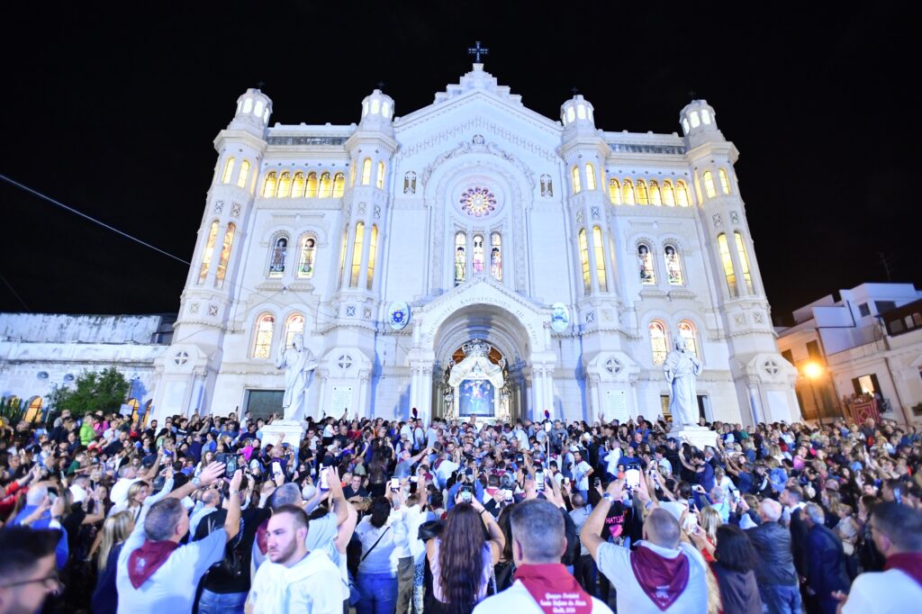 processione del martedi festa di Madonna