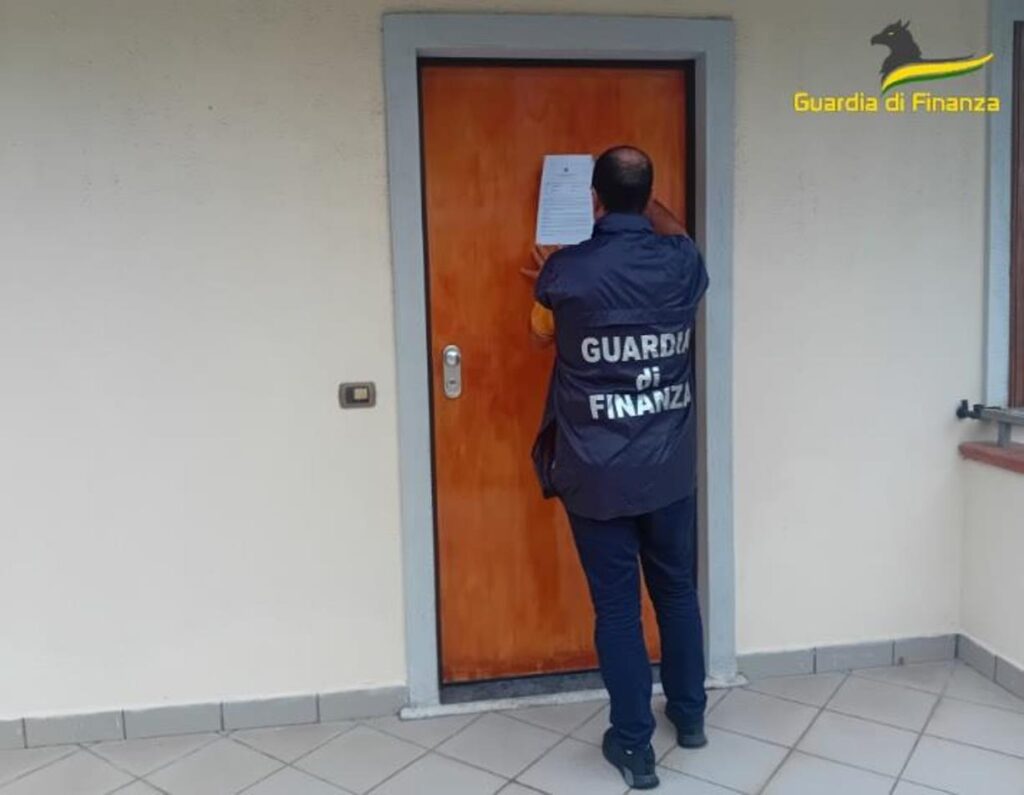 sequestro beni cosenza guardia di finanza (1)