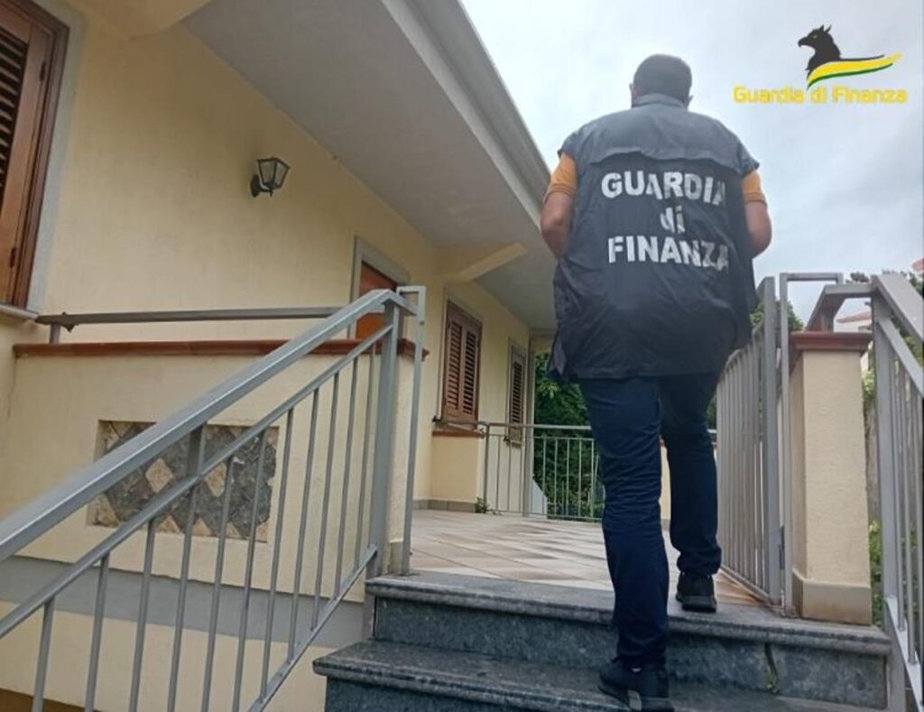 sequestro beni cosenza guardia di finanza