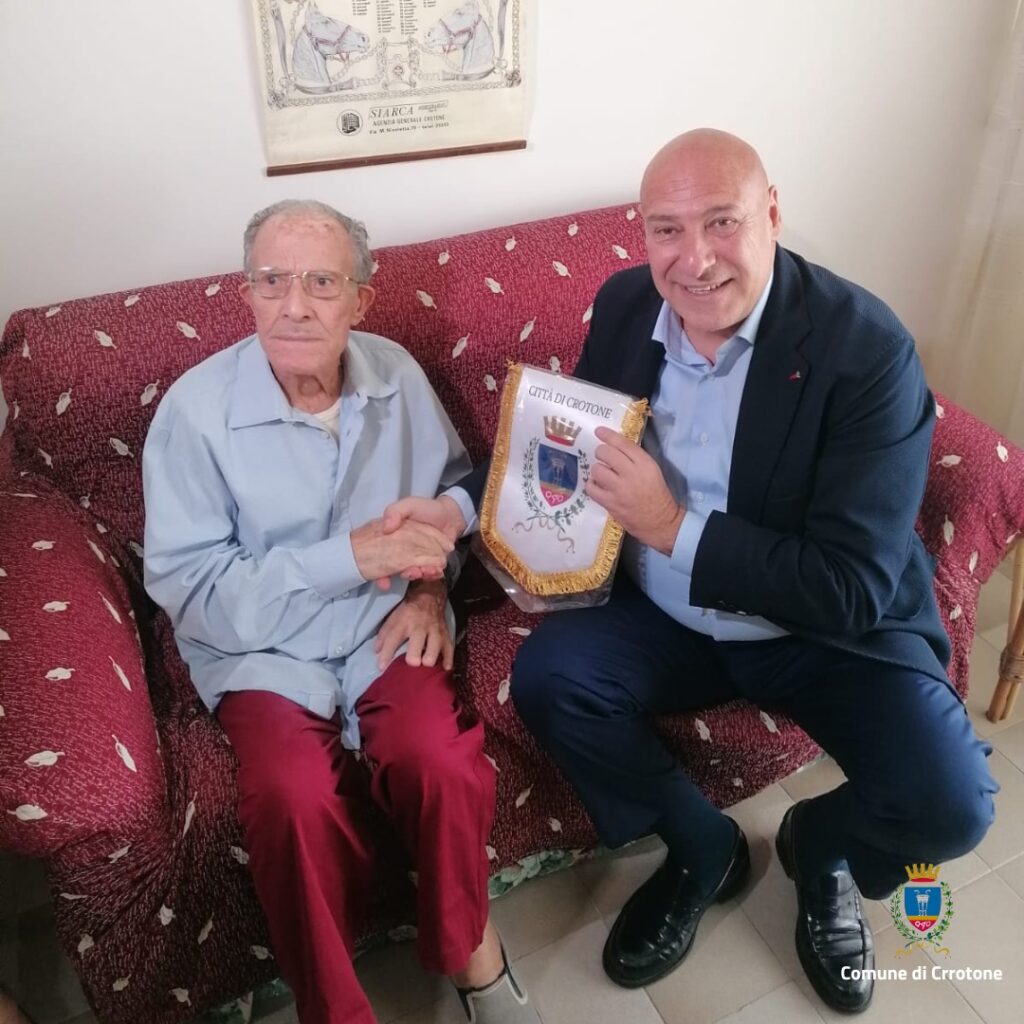 100 anni nonno gaetano a crotone